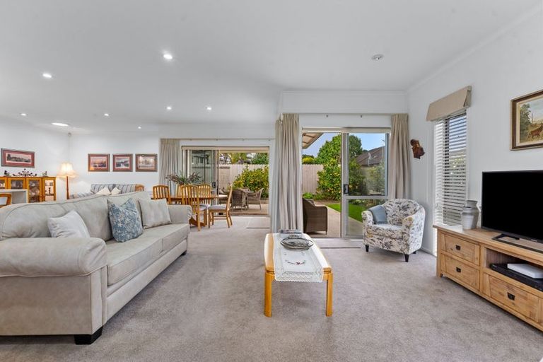 Photo of property in 5 Sophia Place, Karaka, Papakura, 2113