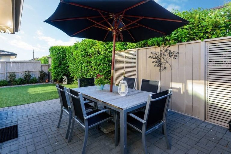 Photo of property in 1 Lorenzo Way, Flat Bush, Auckland, 2016