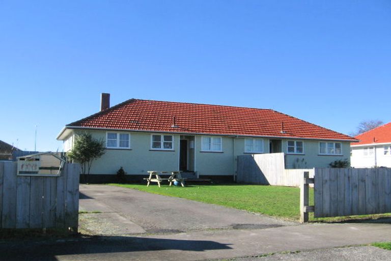 Photo of property in 5-7 Esk Street, Roslyn, Palmerston North, 4414
