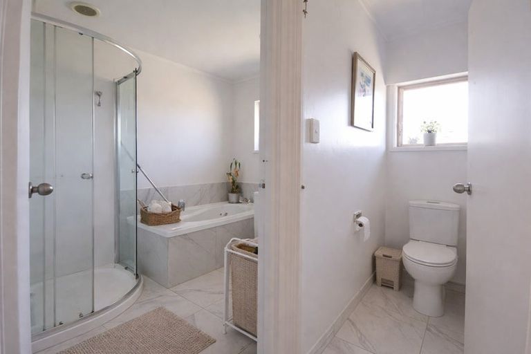 Photo of property in 3/27 Waitemata Road, Hauraki, Auckland, 0622