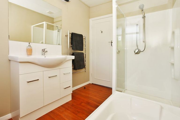 Photo of property in 27 Torquay Place, Bryndwr, Christchurch, 8053