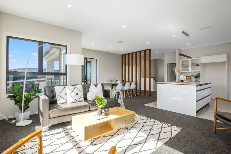 Photo of property in 4 Omaka Place, Aotea, Porirua, 5024