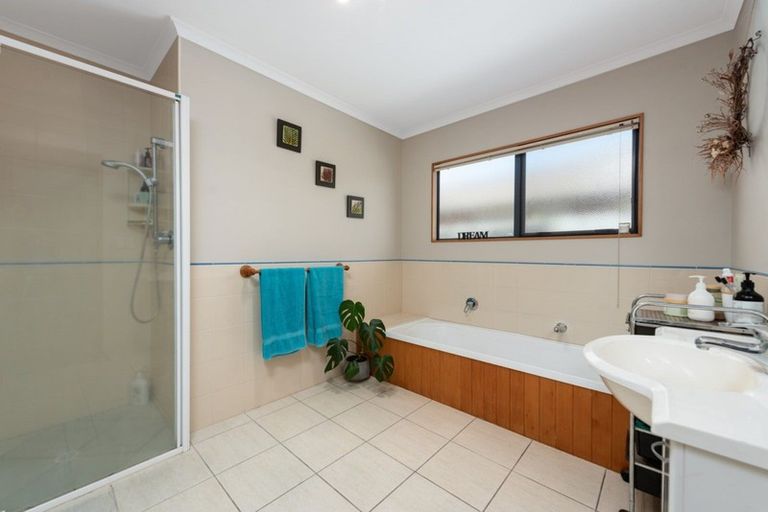 Photo of property in 66 Corinth Grove, Papamoa Beach, Papamoa, 3118