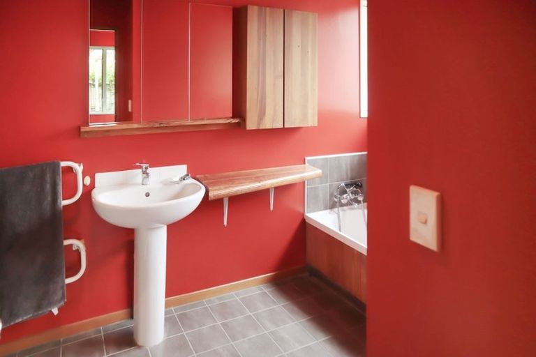 Photo of property in 63 Martindales Road, Heathcote Valley, Christchurch, 8022