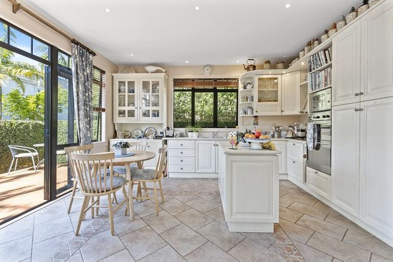 Photo of property in 6a Cecil Road, Milford, Auckland, 0620