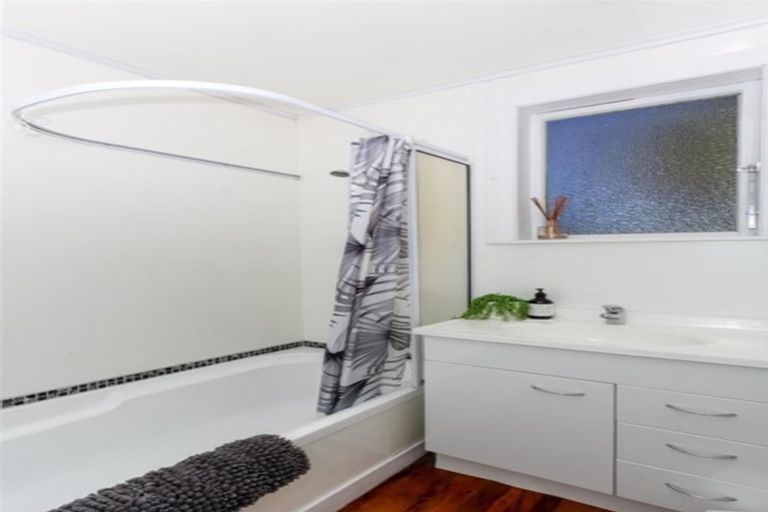 Photo of property in 8 Parsons Street, Vogeltown, New Plymouth, 4310