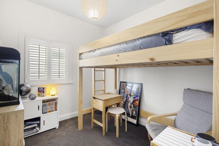 Photo of property in 36 Oroua Street, Eastbourne, Lower Hutt, 5013