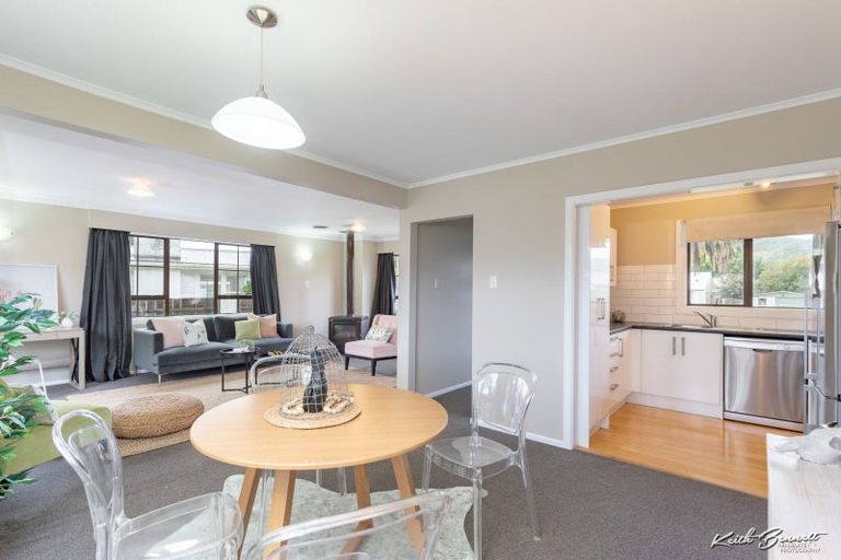 Photo of property in 3 Snell Grove, Clouston Park, Upper Hutt, 5018
