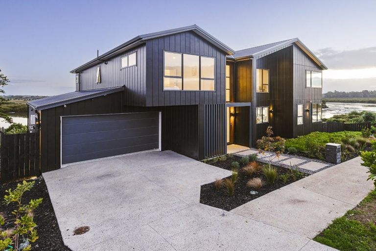 Photo of property in 31 Evergreen Parade, Rosehill, Papakura, 2113