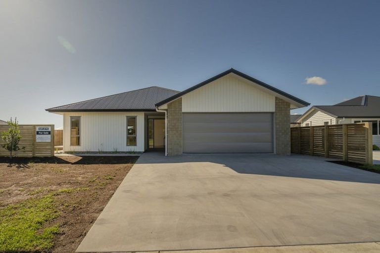 Photo of property in 271 Kupe Drive, Whitianga, 3510