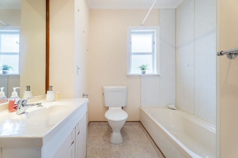 Photo of property in 3 Woodstock Terrace, Tawa, Wellington, 5028