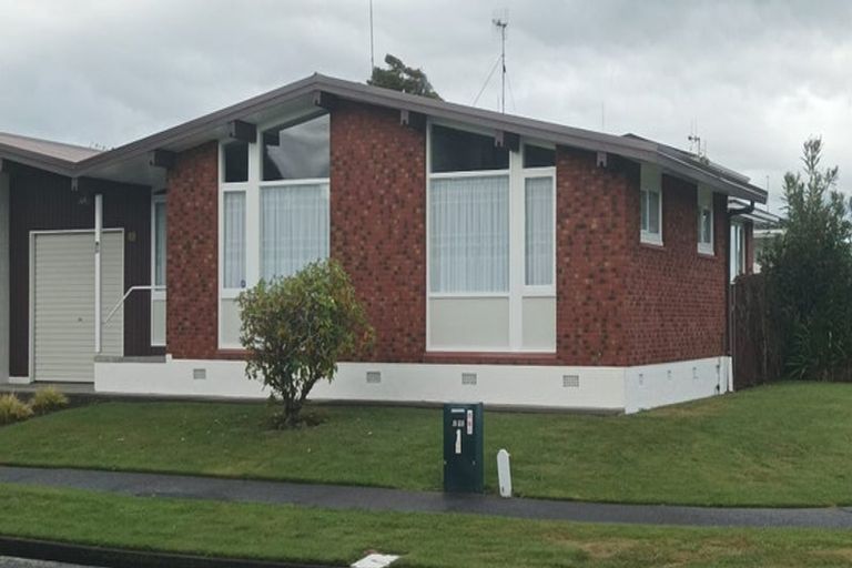 Photo of property in 2 Drury Street, Cloverlea, Palmerston North, 4412