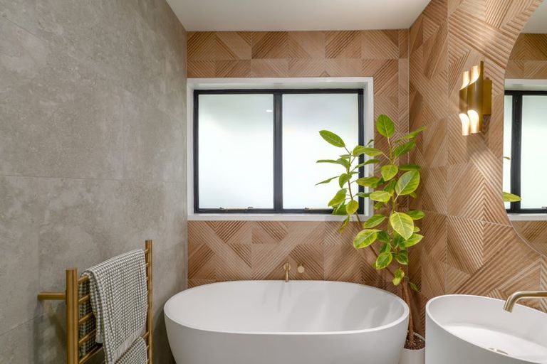 Photo of property in 155 Fendalton Road, Fendalton, Christchurch, 8041