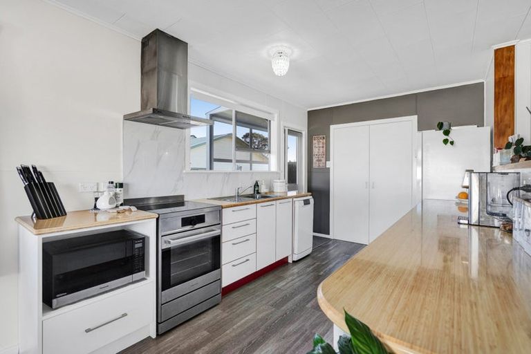 Photo of property in 23 Clifton Drive, Waitara, 4320