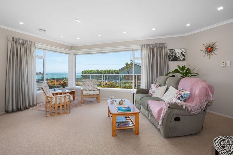 Photo of property in 16 Mana View Road, Paremata, Porirua, 5026
