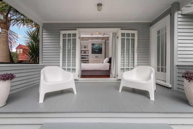 Photo of property in 1012 Great North Road, Point Chevalier, Auckland, 1022