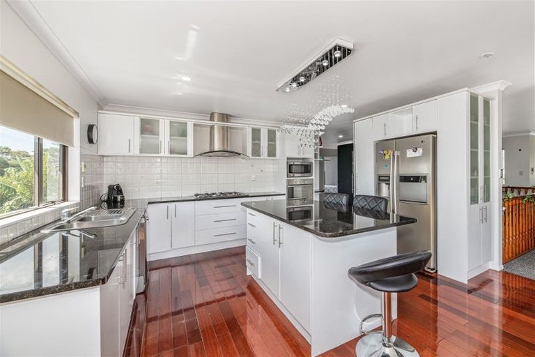 Photo of property in 76 San Valentino Drive, Henderson, Auckland, 0612