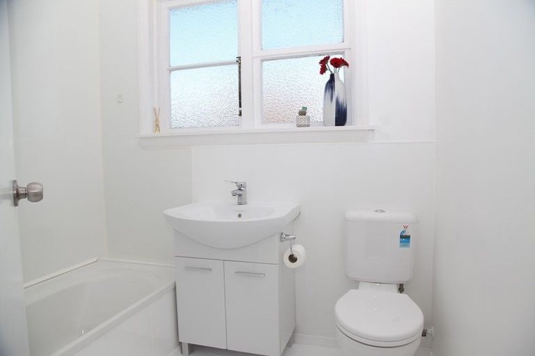 Photo of property in 2/45 Dickson Crescent, Hornby, Christchurch, 8042