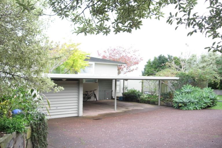 Photo of property in 9 Burford Place, Mellons Bay, Auckland, 2014