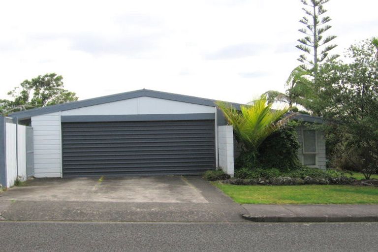 Photo of property in 2 Jeff Place, Howick, Auckland, 2014