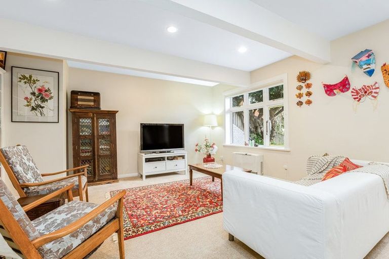 Photo of property in 9 Putnam Street, Northland, Wellington, 6012