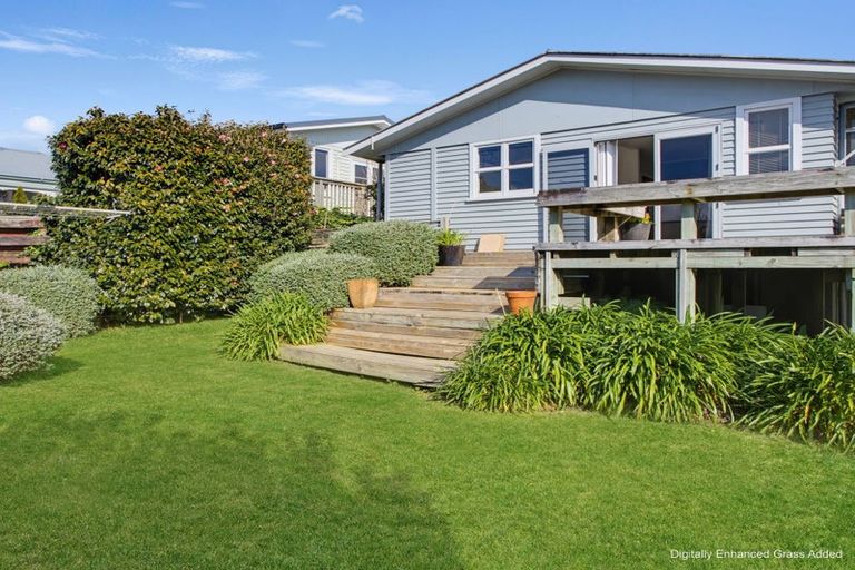 Photo of property in 5 Mayfair Place, Westown, New Plymouth, 4310