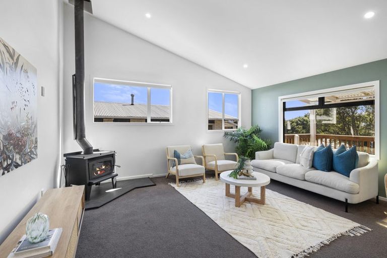 Photo of property in 28 Norwich Avenue, Spotswood, New Plymouth, 4310