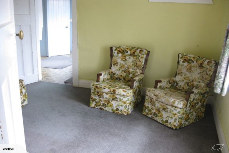 Photo of property in 12 Tanera Crescent, Brooklyn, Wellington, 6021