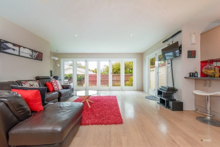 Photo of property in 87a Pretoria Street, Hutt Central, Lower Hutt, 5010