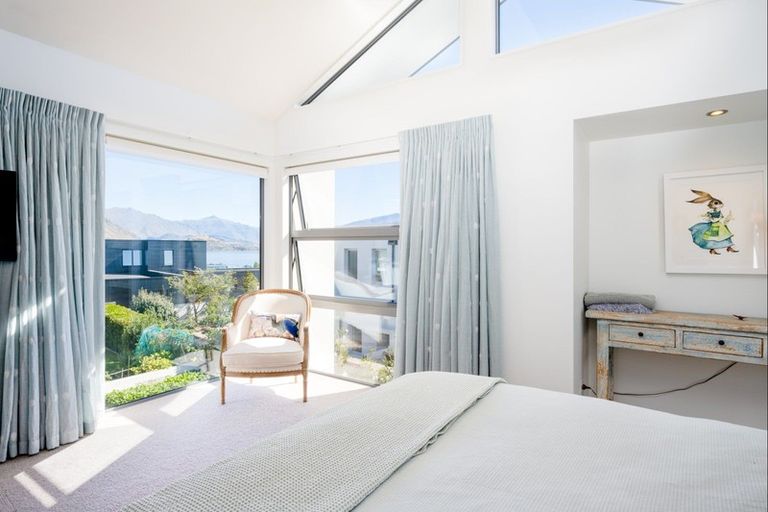 Photo of property in 76 Aubrey Road, Wanaka, 9305