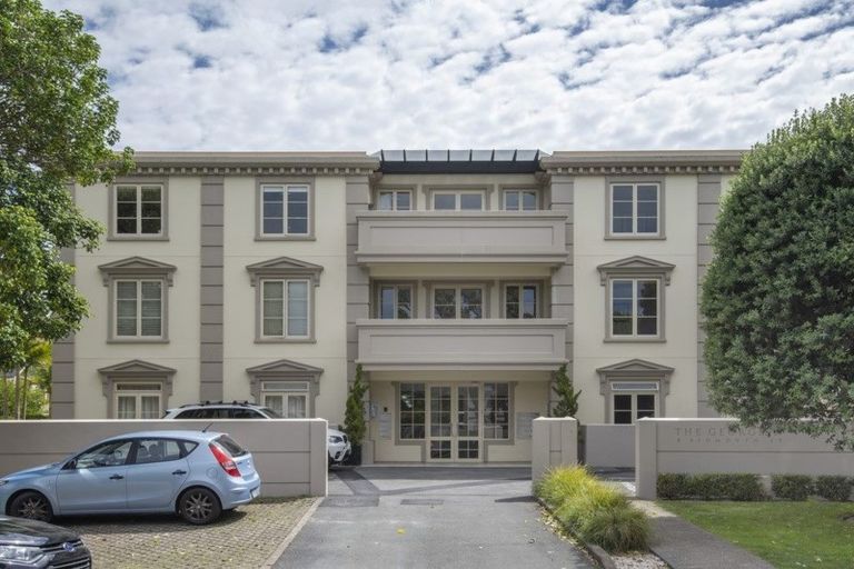 Photo of property in The Georgian, 13/8 Sidmouth Street, Mairangi Bay, Auckland, 0630