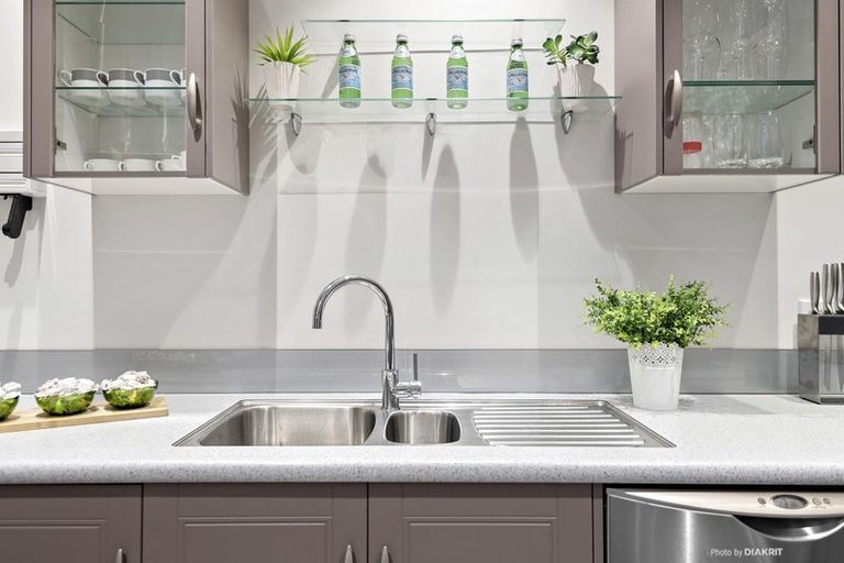 Photo of property in Stadium Garden Flats, 316/107 Thorndon Quay, Pipitea, Wellington, 6011