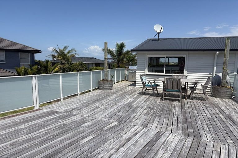Photo of property in 1/953 Beach Road, Torbay, Auckland, 0630