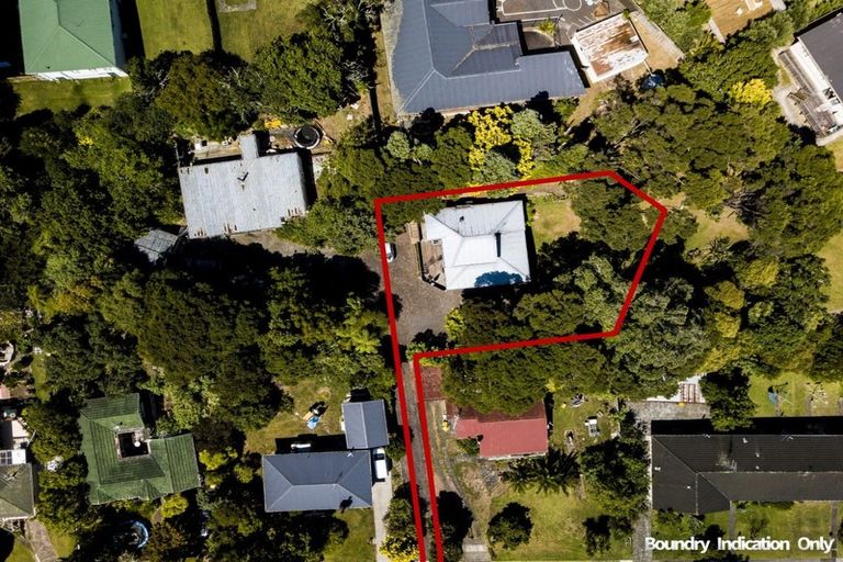 Photo of property in 5 Takapu Street, Henderson, Auckland, 0612