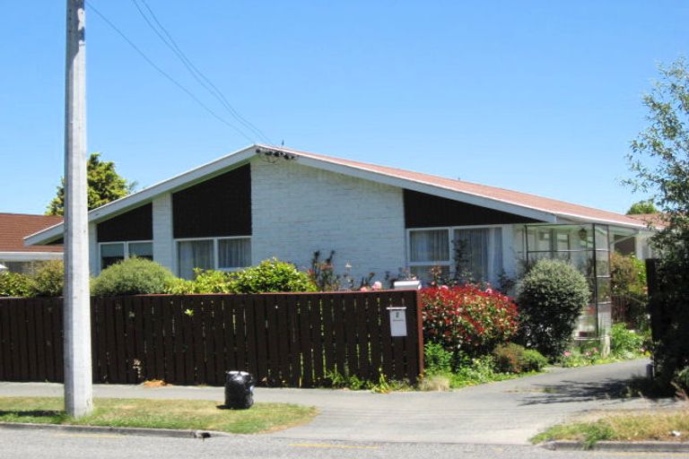 Photo of property in 2/353 Avonhead Road, Avonhead, Christchurch, 8042