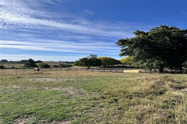 Photo of property in Long Cottage Gallery, 145 Iona Road, Havelock North, 4130