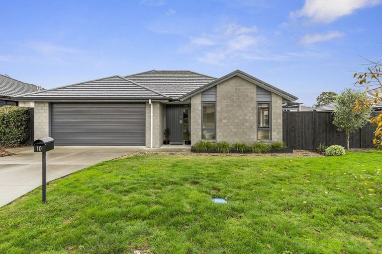 Photo of property in 10 Magnolia Close, Te Kauwhata, 3710
