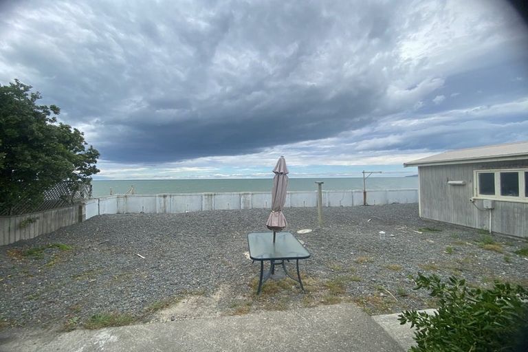 Photo of property in 21 Clifton Road, Haumoana, 4102