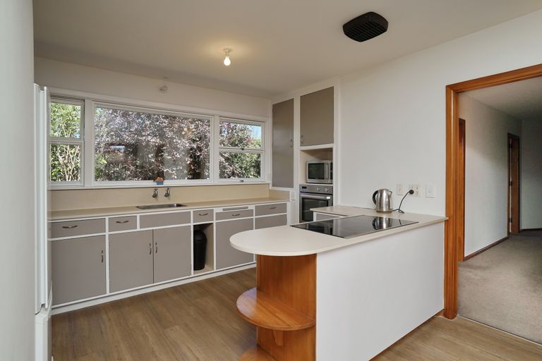 Photo of property in 80 Avonhead Road, Avonhead, Christchurch, 8042