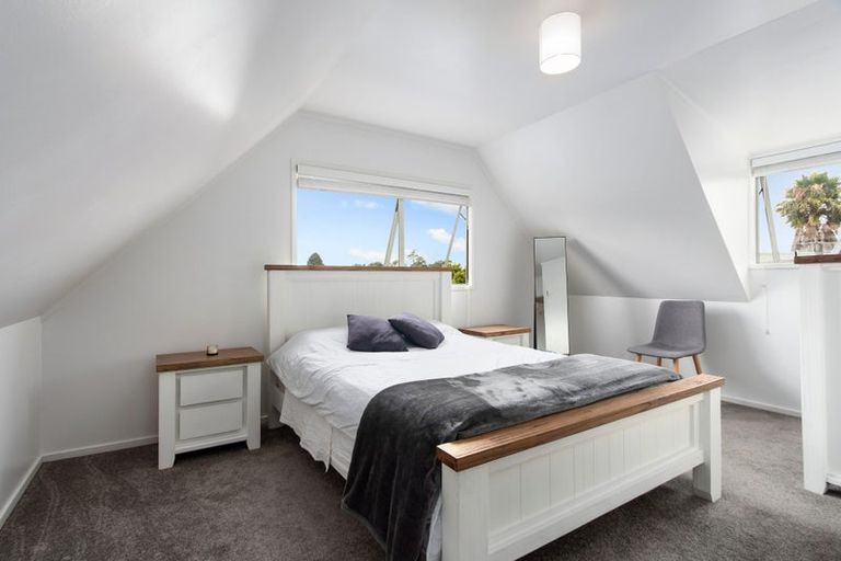 Photo of property in 13 Caspian Close, New Lynn, Auckland, 0600