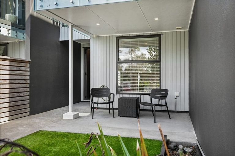 Photo of property in 22 Memorial Park Lane, Hobsonville, Auckland, 0618