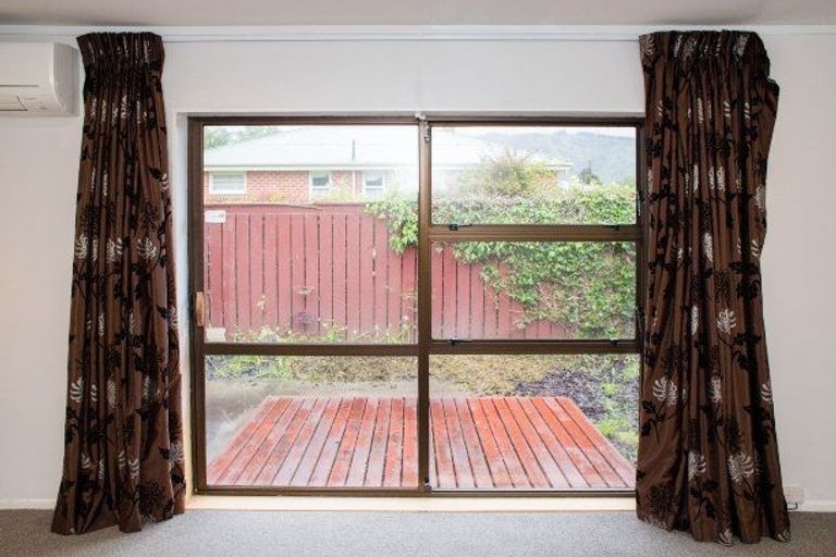 Photo of property in 1/31 Oregon Drive, Maoribank, Upper Hutt, 5018