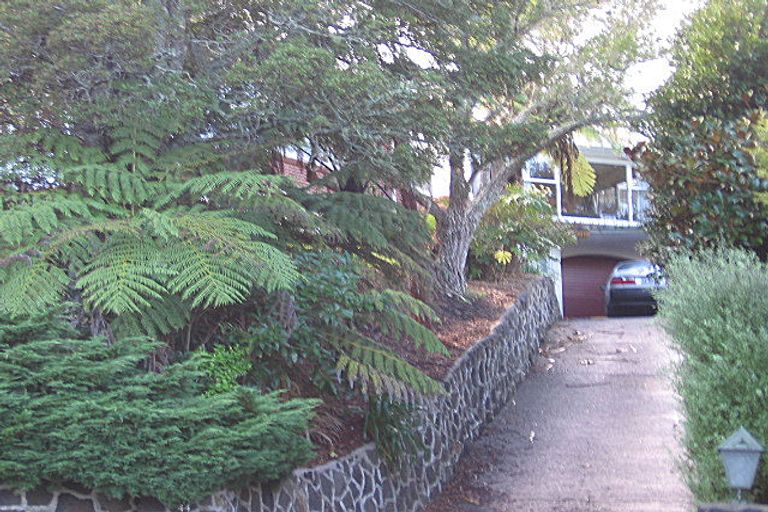 Photo of property in 44 Rimutaka Place, Titirangi, Auckland, 0604