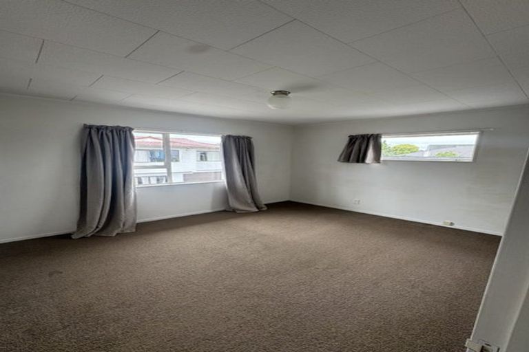 Photo of property in 48 Strid Road, Te Atatu South, Auckland, 0610