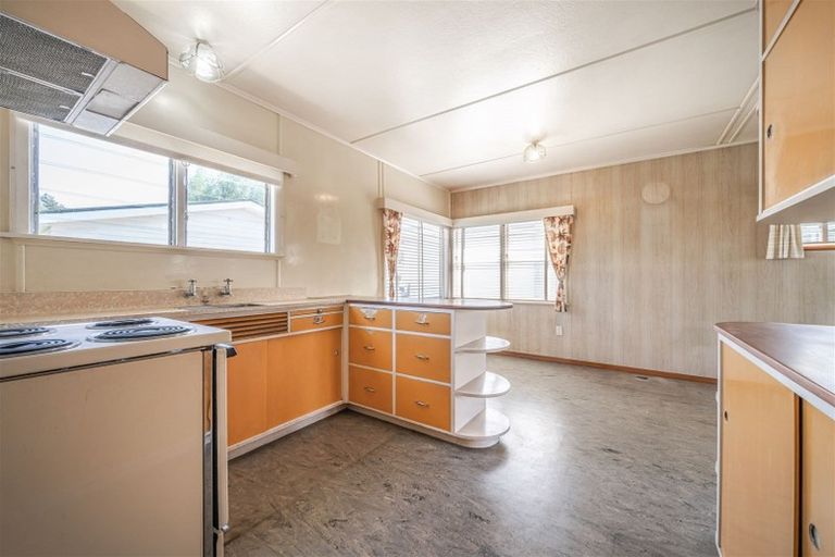 Photo of property in 11 Milton Street, Roslyn, Palmerston North, 4414