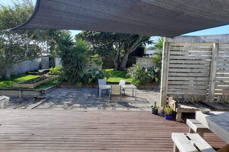 Photo of property in 27 Rospeath Crescent, Spotswood, New Plymouth, 4310