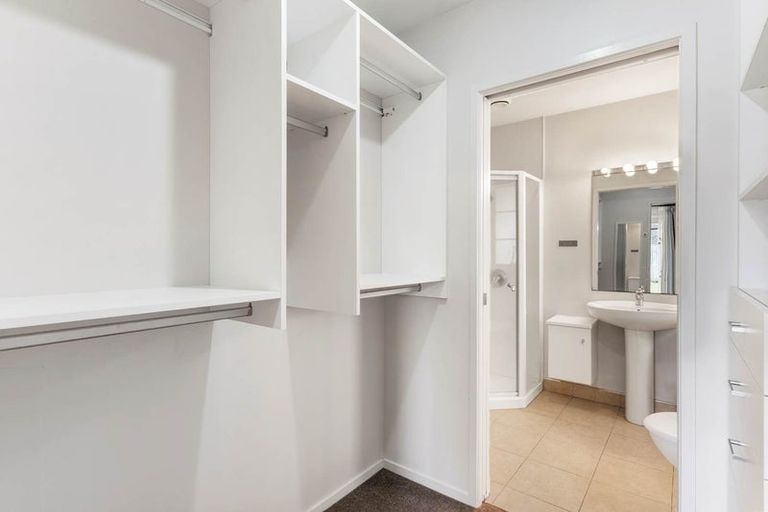 Photo of property in 5 George Deane Place, Greenhithe, Auckland, 0632