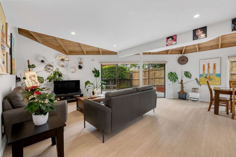 Photo of property in 1/19 Galsworthy Place, Bucklands Beach, Auckland, 2014