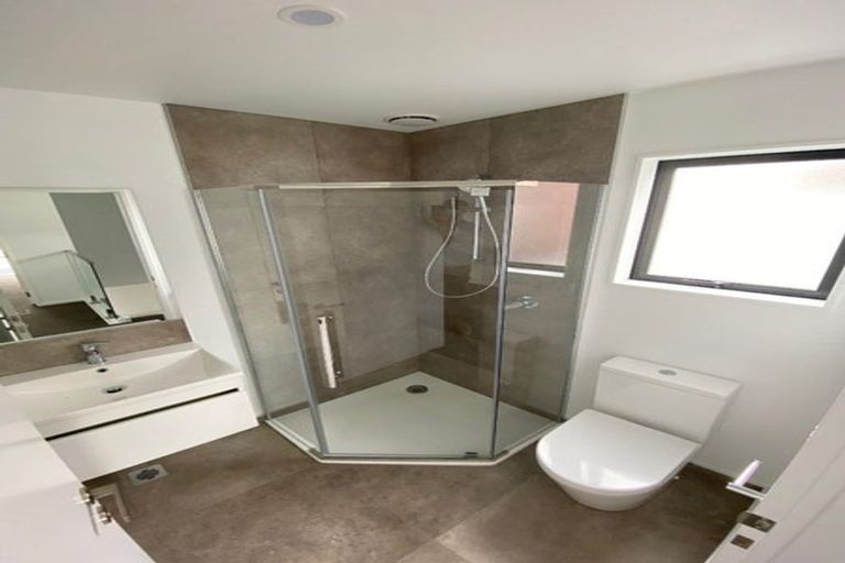 Photo of property in 2/242 Edgeware Road, Edgeware, Christchurch, 8013