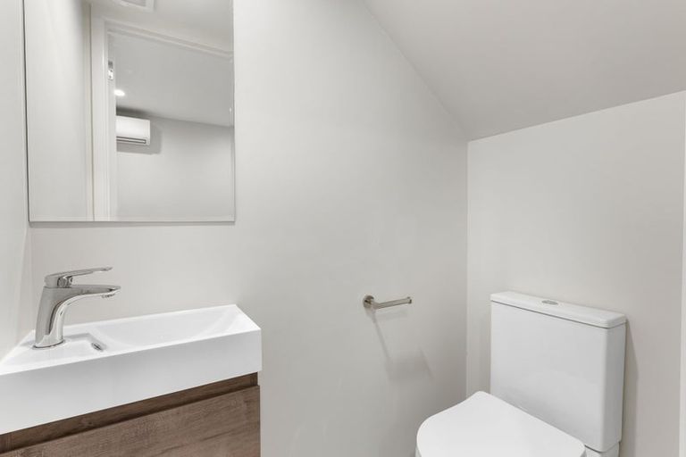 Photo of property in 27 Awhi Lane, Massey, 0614